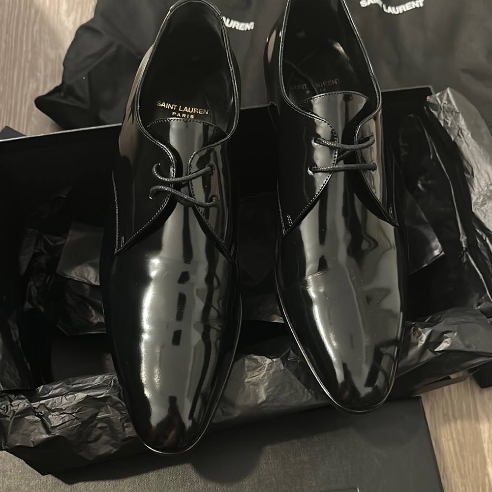 Saint Laurent Glossy Black Formal Shoes View 2